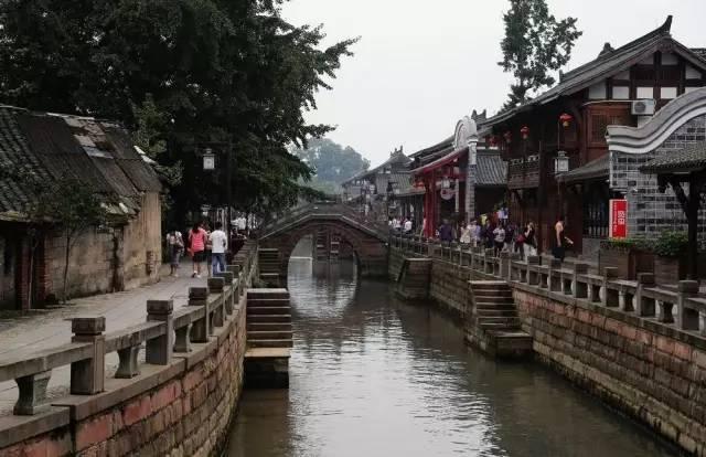 专业解答,尽在一个长方形的周长是48厘米,它的长与宽之比是7:5。这个长方形的面积是多少平方厘米?(列比例解)!